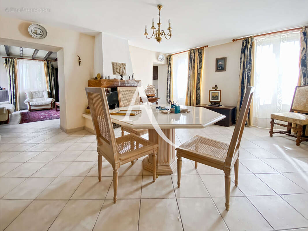 Maison à BOIS-D'ARCY