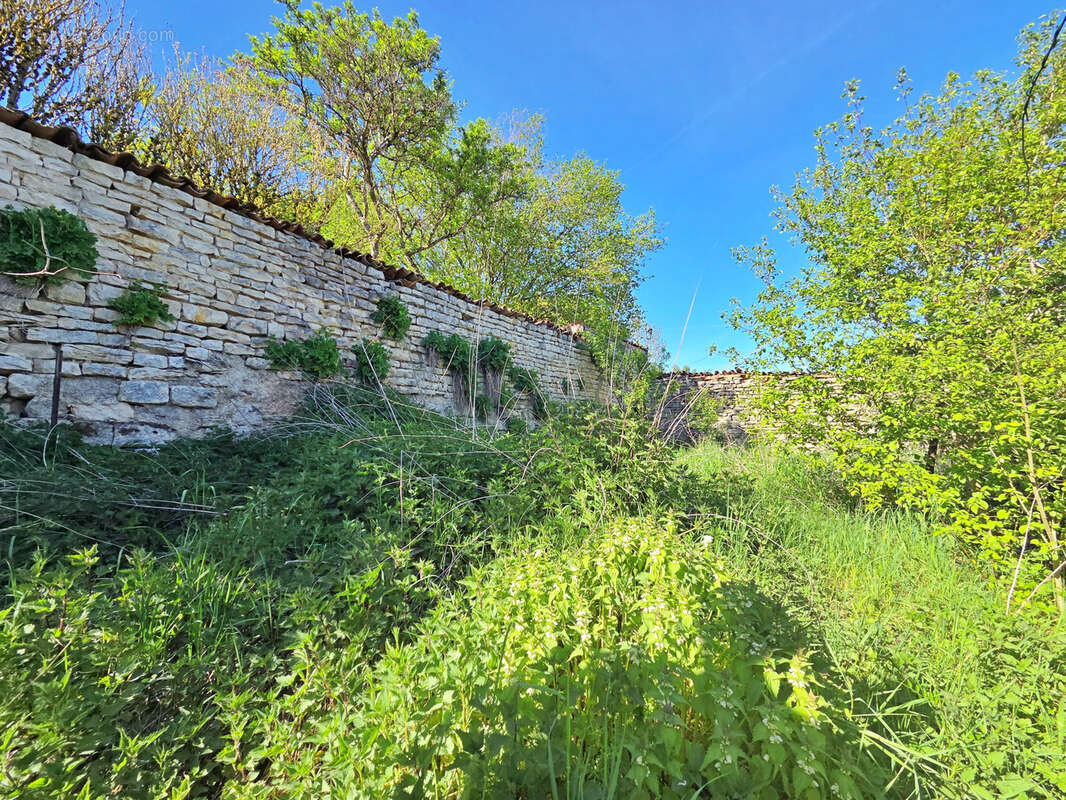 Maison à LAMORVILLE