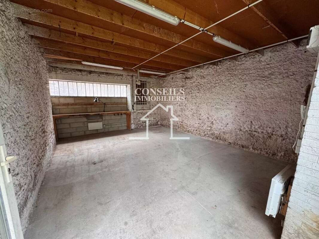 Maison à SAINT-JULIEN-DU-SAULT