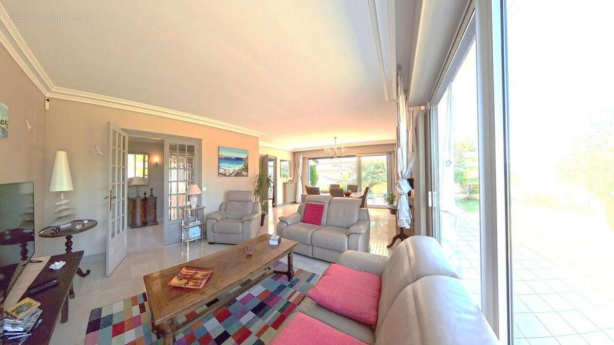 maison d'architecte plain pied 500m des commerces - photo 4