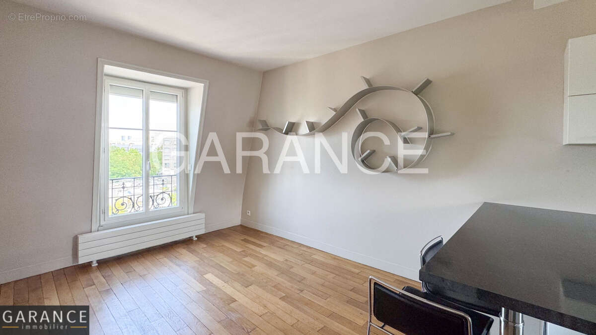 Appartement à PARIS-12E