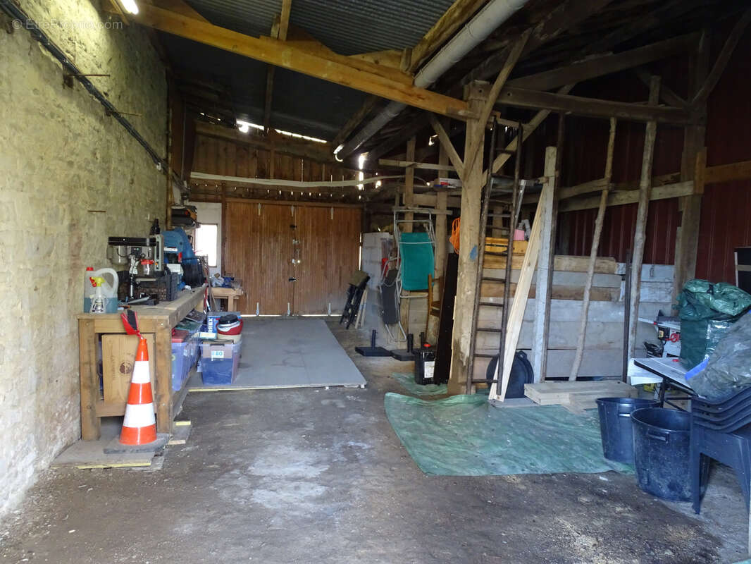 Maison à MONTIGNY-SUR-AUBE