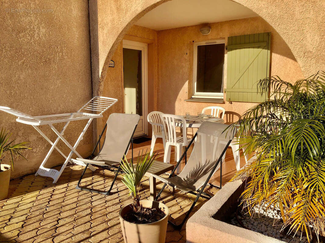 Appartement à ROQUEBRUNE-SUR-ARGENS