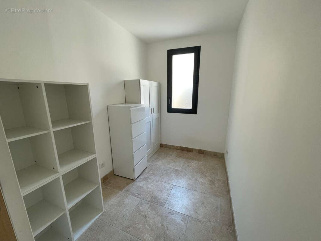 Appartement à COLLOBRIERES