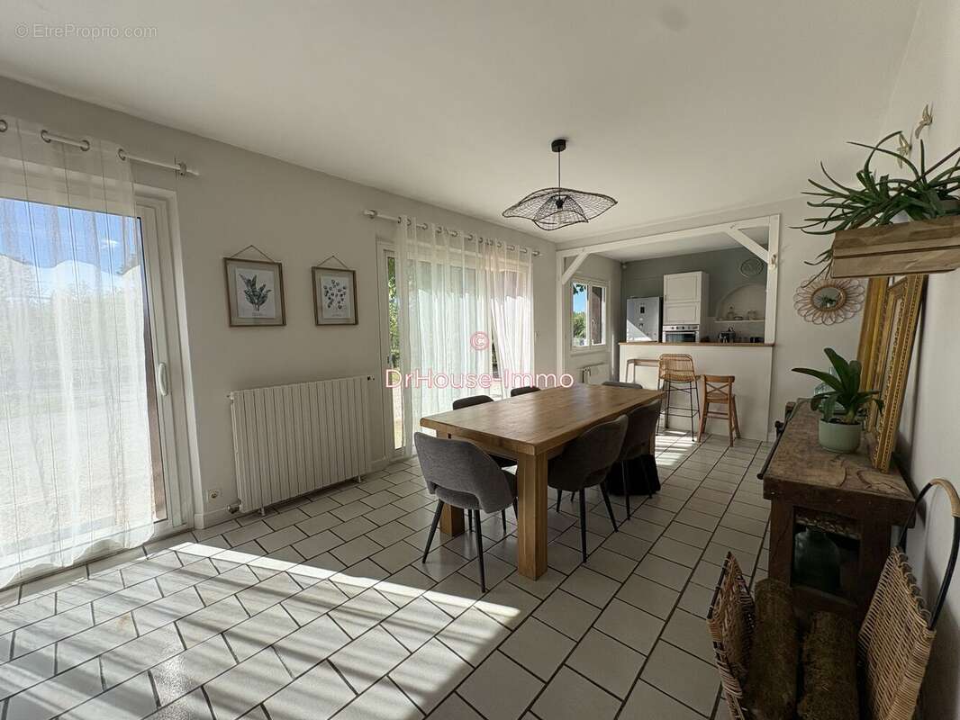 Maison à AGONAC
