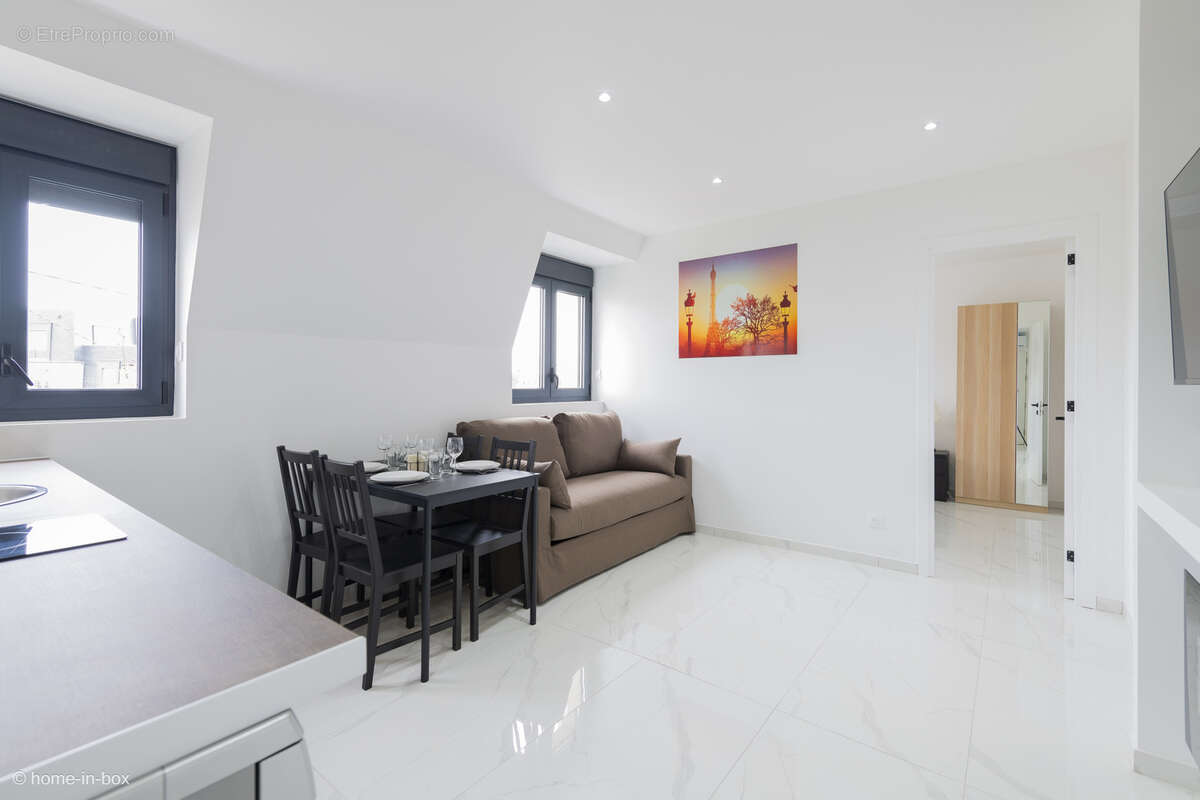 Appartement à PARAY-VIEILLE-POSTE