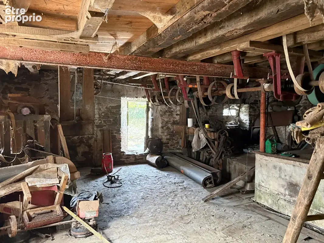 Ancien moulin avec turbine en activité, 700 m² de potentiel au coeur d'un des Plus Beaux Villages de France - photo 5