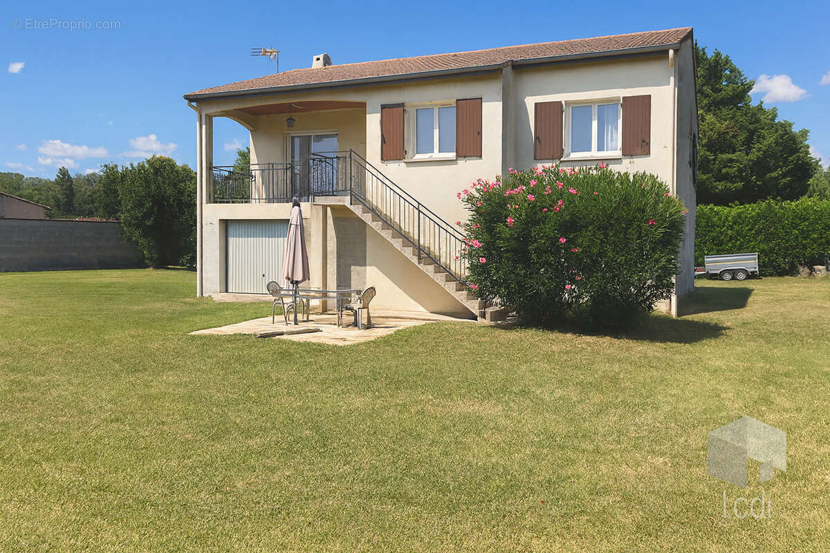 Maison à DONZERE