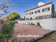 Maison à LA ROQUE-D&#039;ANTHERON