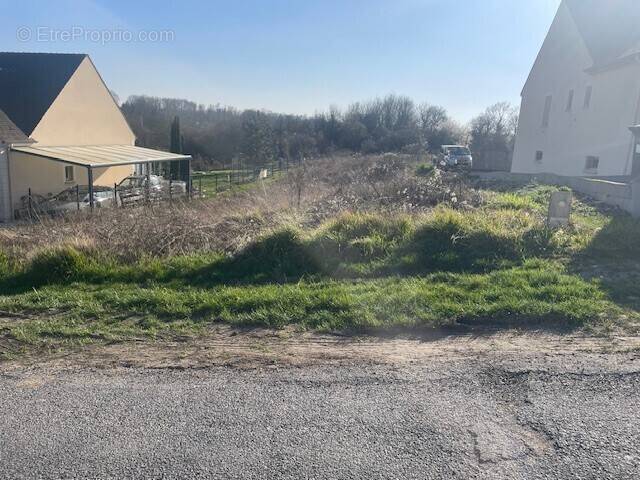 Terrain à SAINT-BRICE