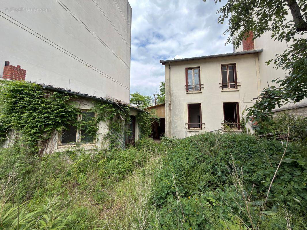 Maison à SAINT-MAUR-DES-FOSSES