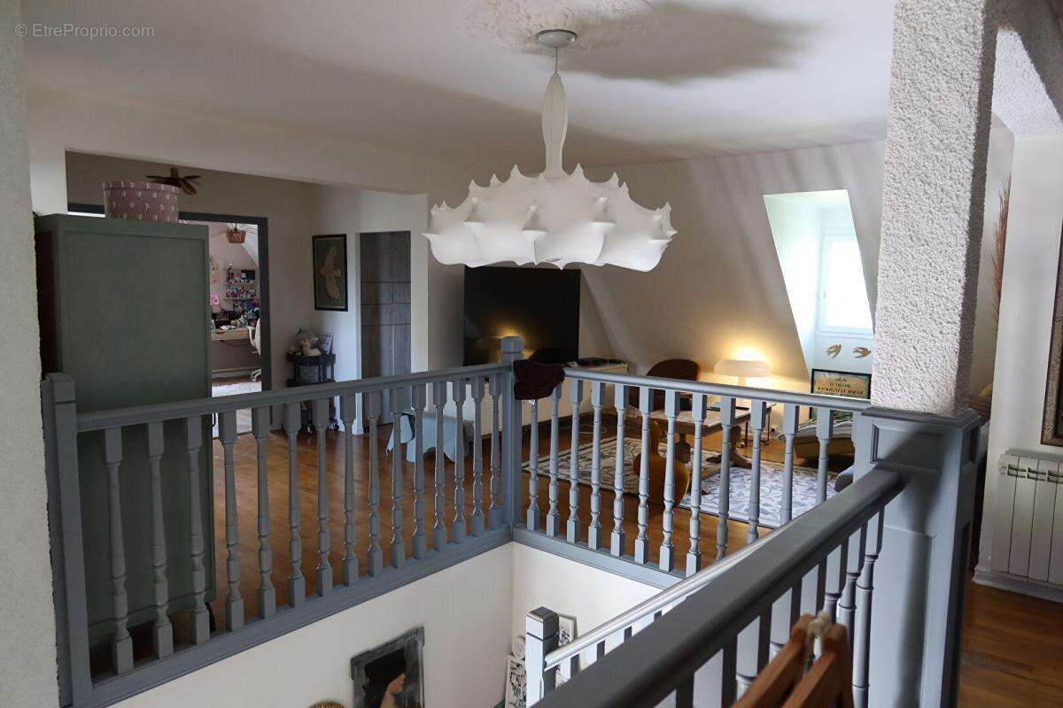 Maison à AVANNE-AVENEY