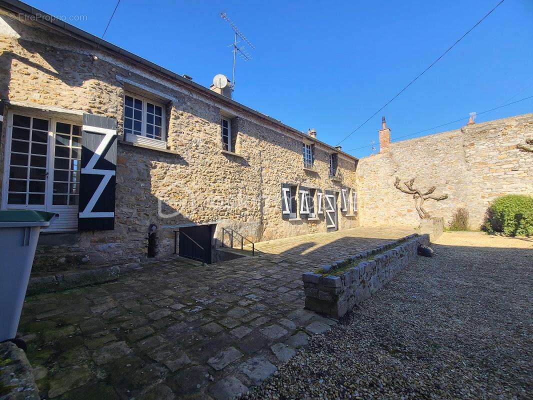 Maison à BOISSY-SOUS-SAINT-YON