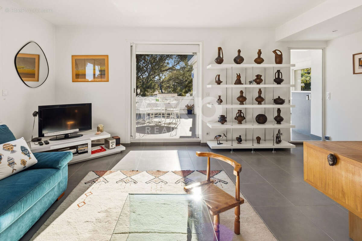 Appartement à ROQUEBRUNE-SUR-ARGENS