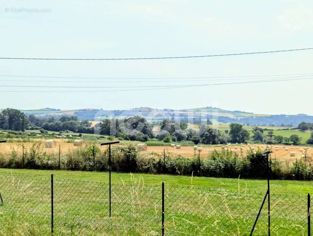 Terrain à COMBRONDE