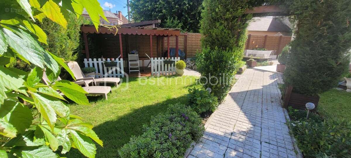 Maison à BEAUNE-LA-ROLANDE