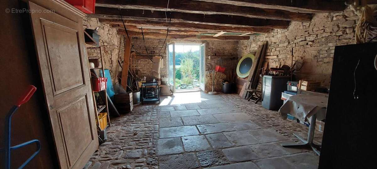 Maison à CONFLANDEY