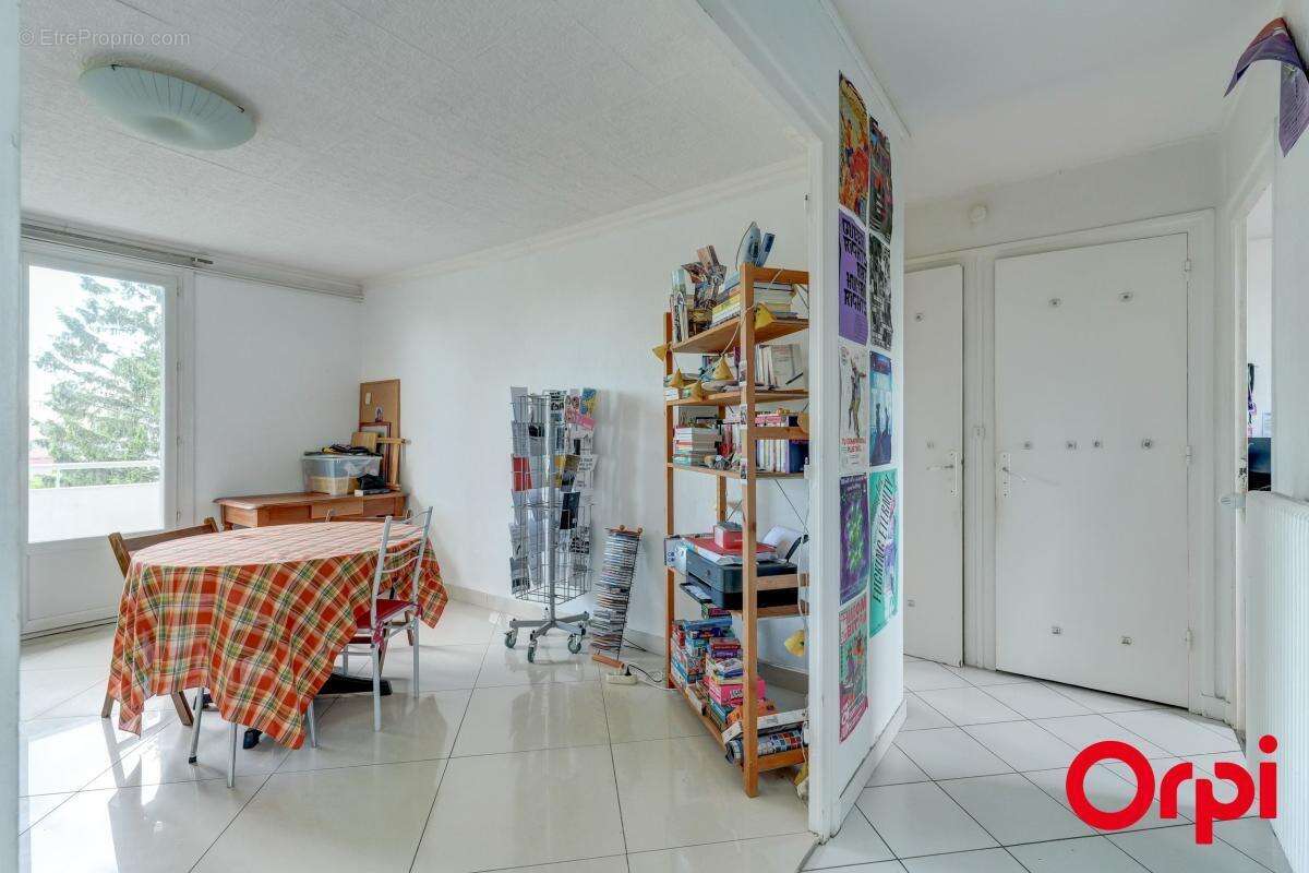 Appartement à BRON