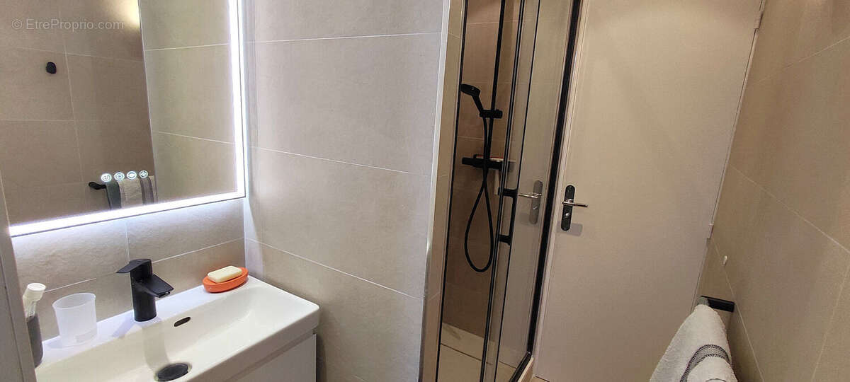 Appartement à PARIS-8E