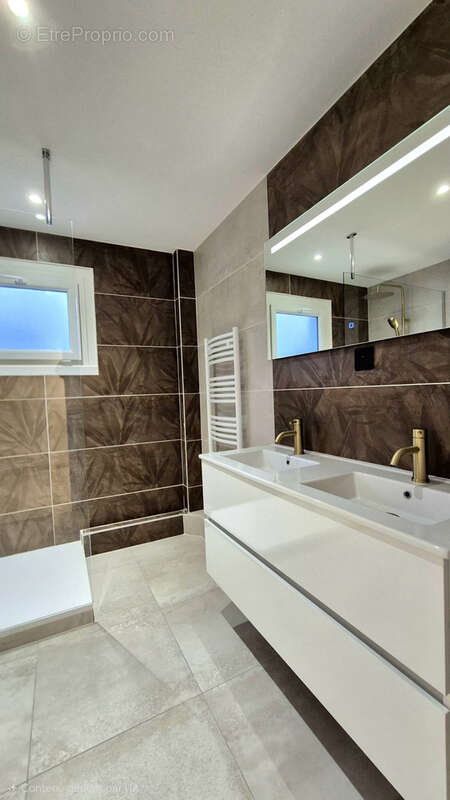 Appartement à ROMANS-SUR-ISERE