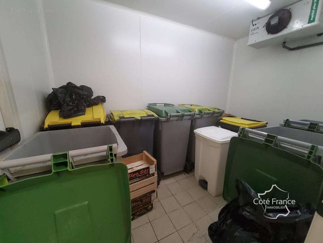 À VENDRE   Fonds et Murs Commerciaux Activité Traiteur   GIV - photo 15