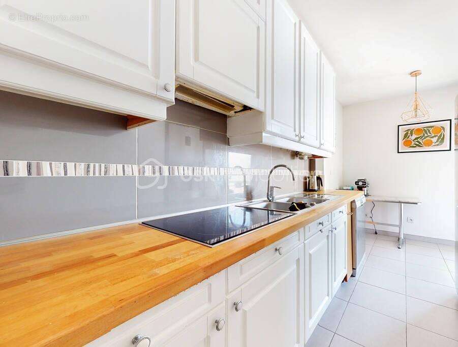 Appartement à LES LILAS