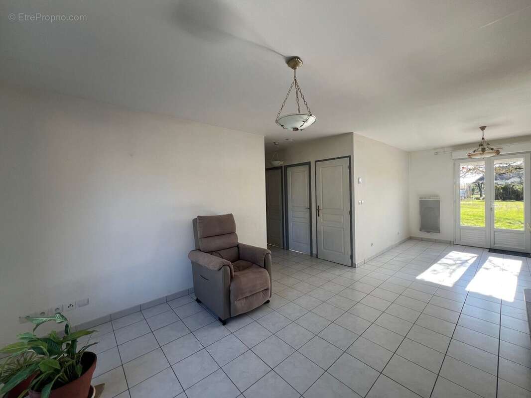 Maison à SAINT-MARTIN-SUR-OCRE