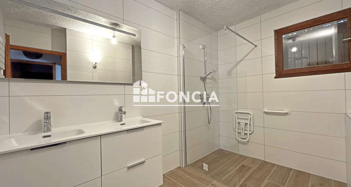 MAISON INDIVIDUELLE composée de trois appartements - photo 11