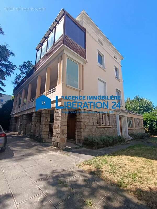 Superbe appartement lumineux de 207 m² à Saint-Étienne - photo 20