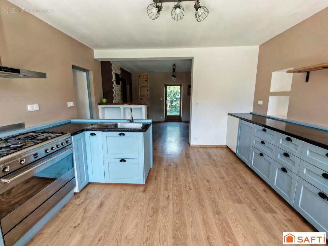 Photo 6 - Maison à LA CHAPELLE-SAINT-SAUVEUR