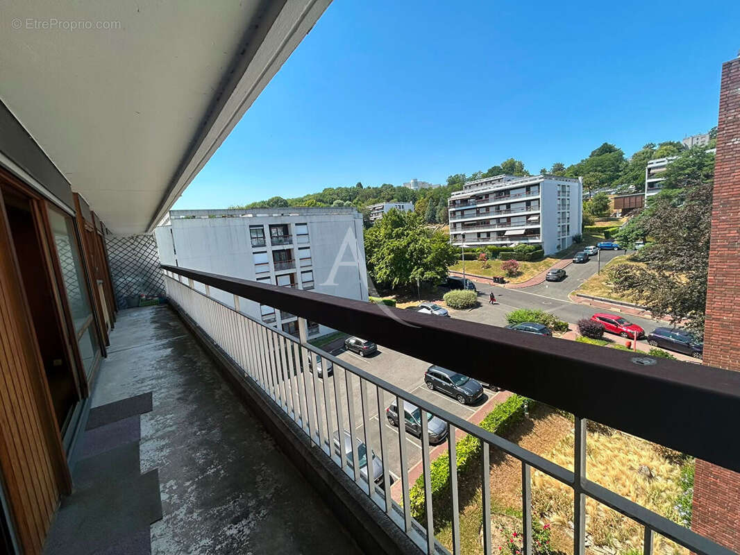Apppartement a renover - beau potentiel - photo 2