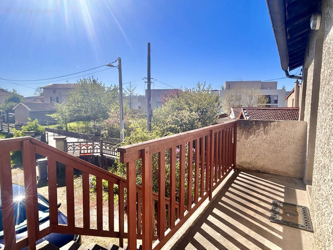 Appartement à CRAPONNE