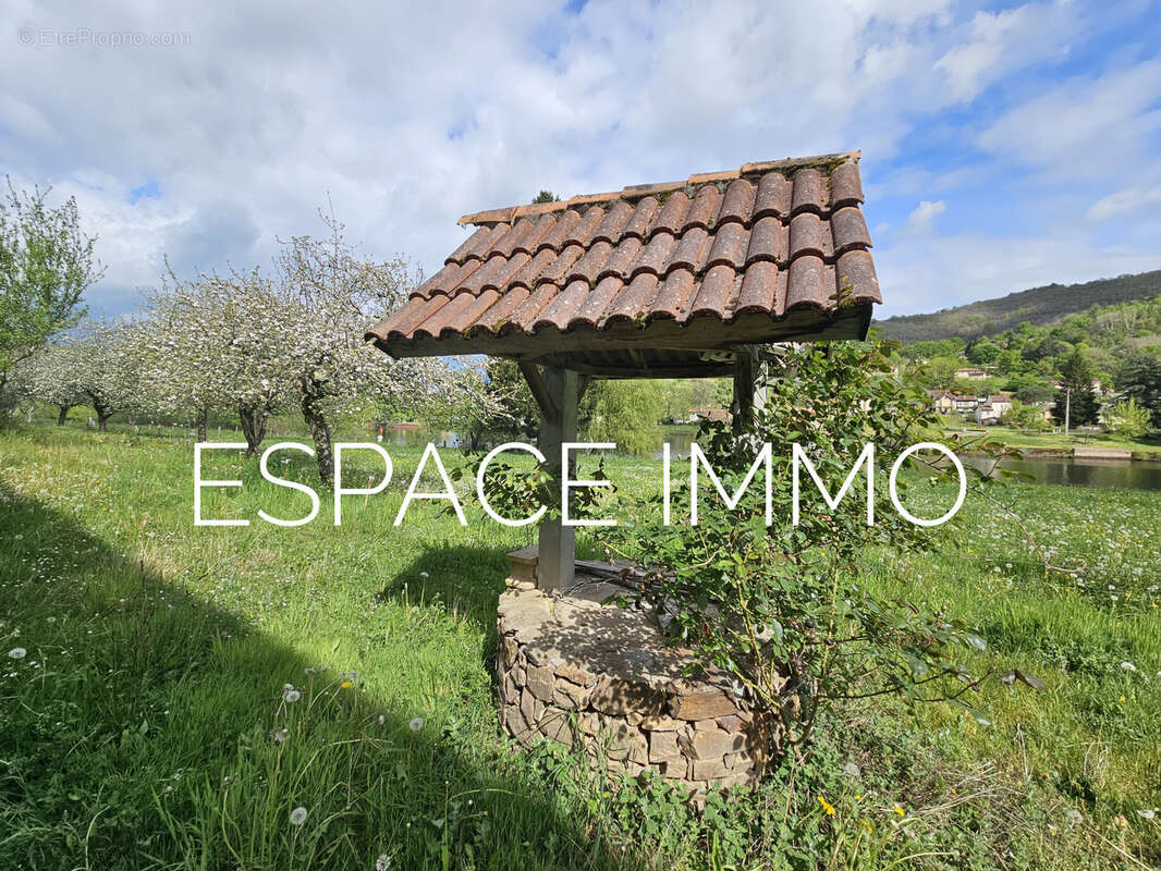 Maison à LIVINHAC-LE-HAUT