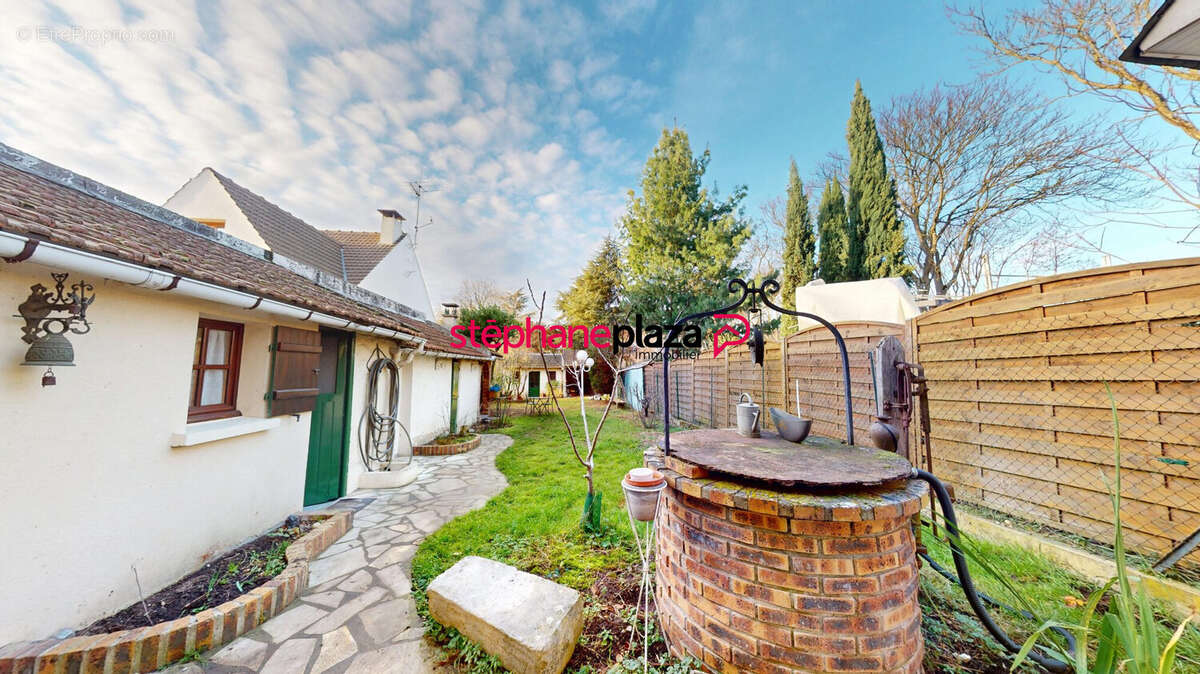 Maison à SARTROUVILLE