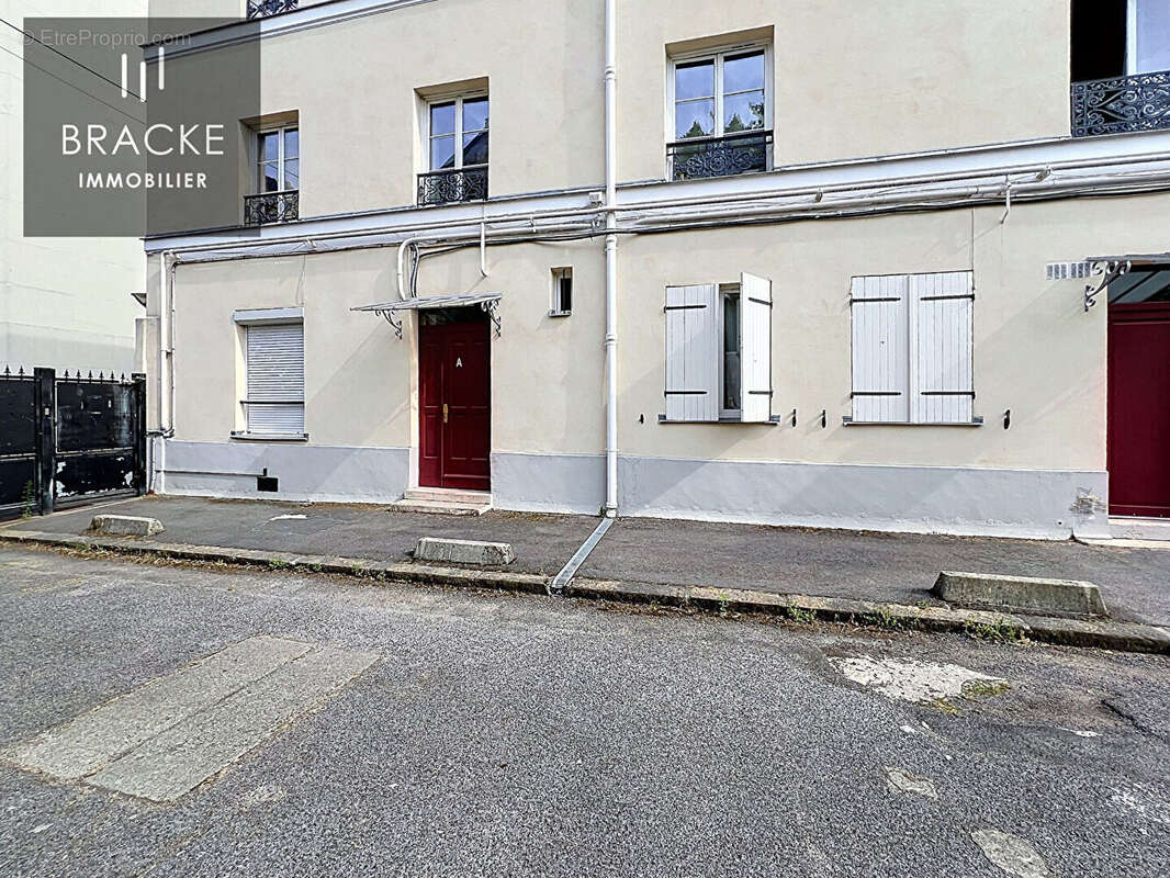 Appartement à COURBEVOIE