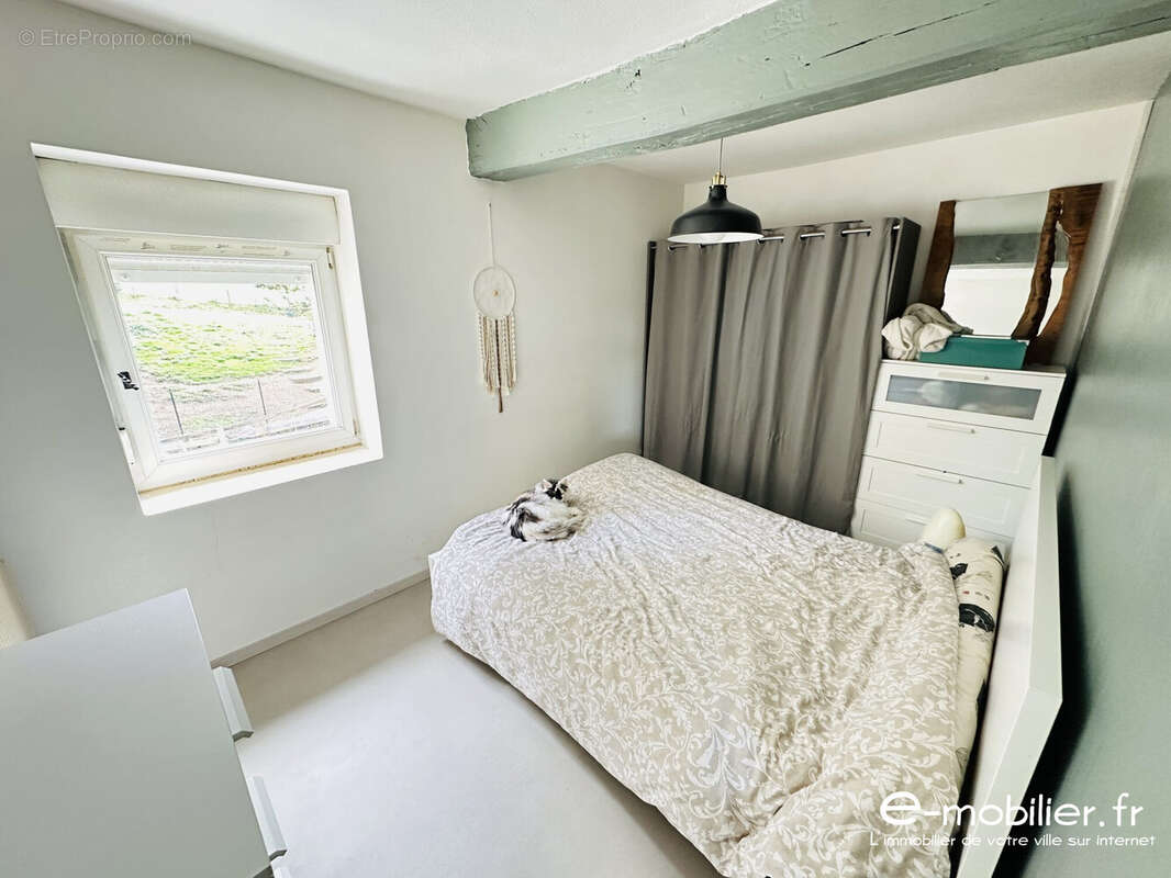 Maison à SAINT-DENIS-DE-CABANNE