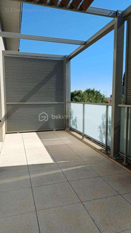 Appartement à MAUGUIO