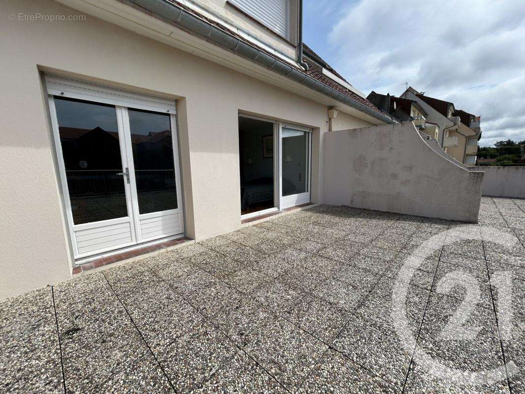 Appartement à NESLES