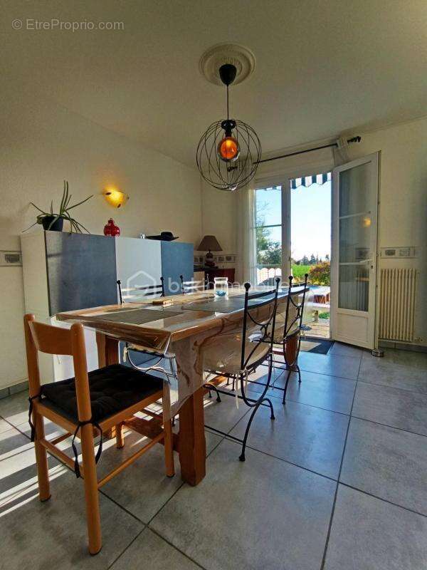 Maison à SAINT-CYR-SUR-LOIRE