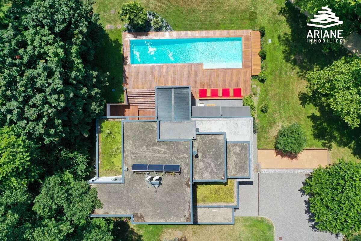 Maison à SAINT-GENIS-LAVAL