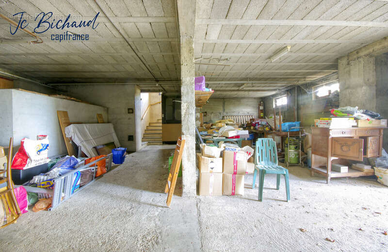 Maison à COLLONGES-AU-MONT-D&#039;OR