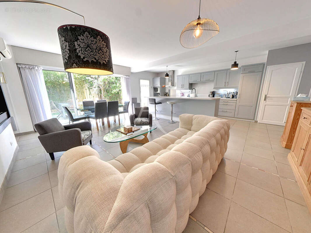 Maison à BRY-SUR-MARNE