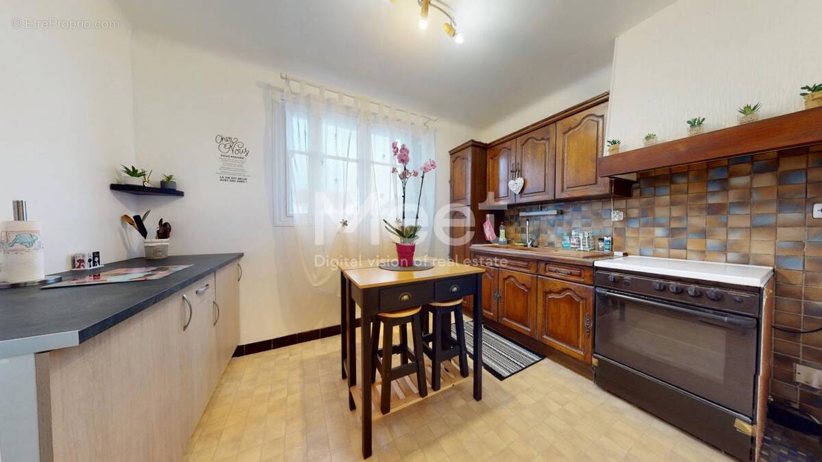 Maison à BRIENON-SUR-ARMANCON