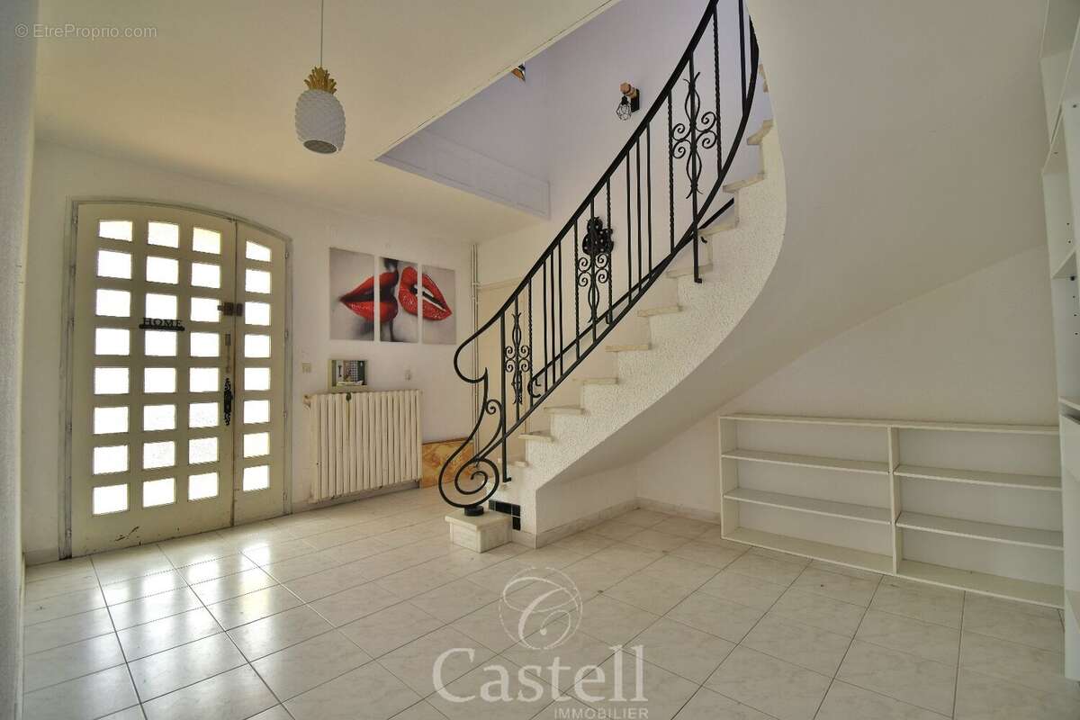 *** Maison "8 pièces" avec T3 indépendant, piscine et vue dégagée sur l'Hérault *** - photo 12