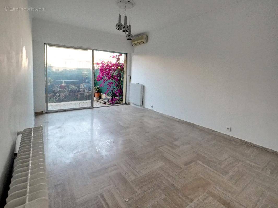 Appartement à CAGNES-SUR-MER