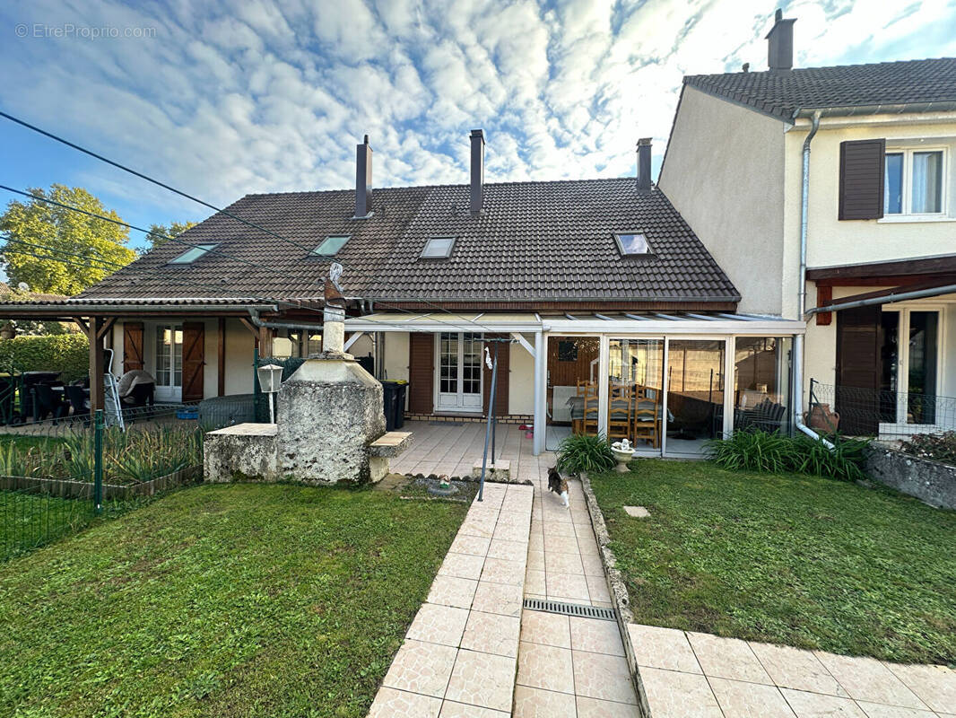 Maison à ARS-SUR-MOSELLE