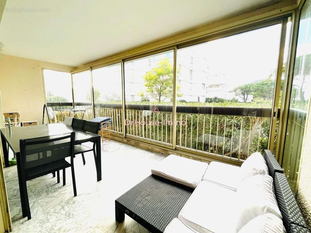 Appartement à MANDELIEU-LA-NAPOULE