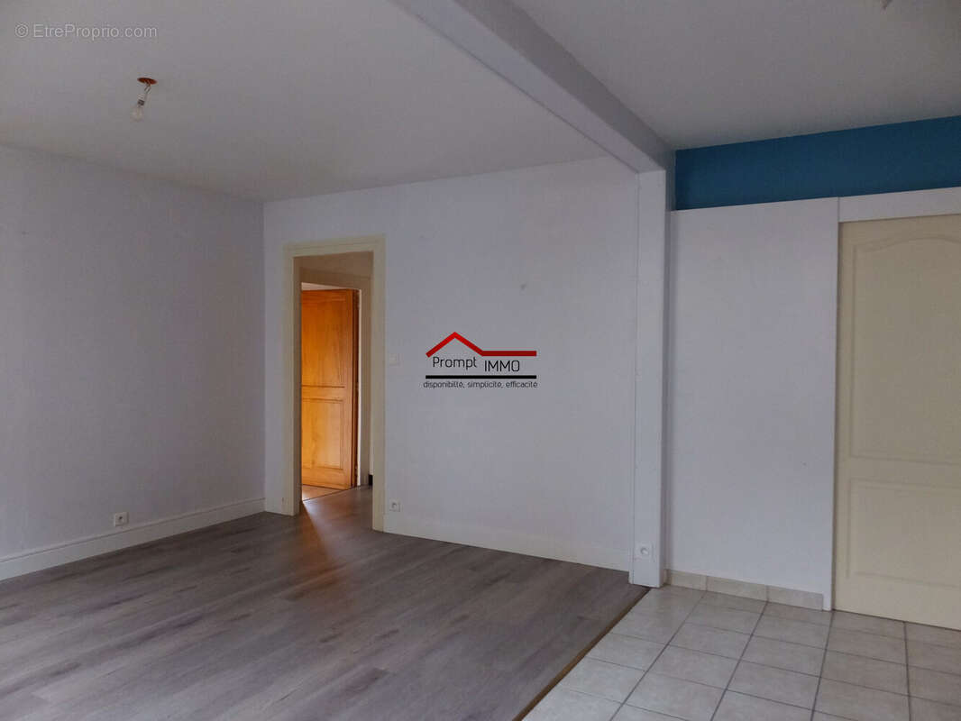 Appartement à SAULZAIS-LE-POTIER