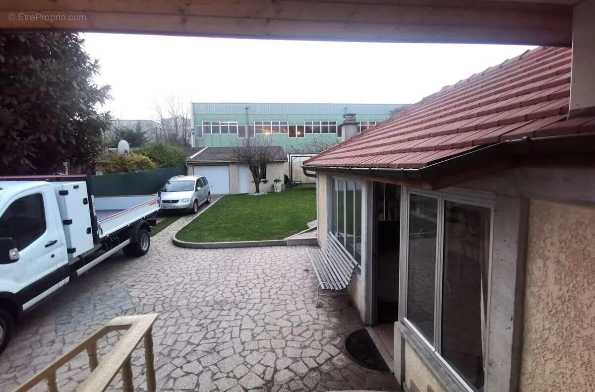 94400 vitry maison 7 pieces 170 m² sur un terrain de 422 m² et un jardin de 300 m² - photo 10