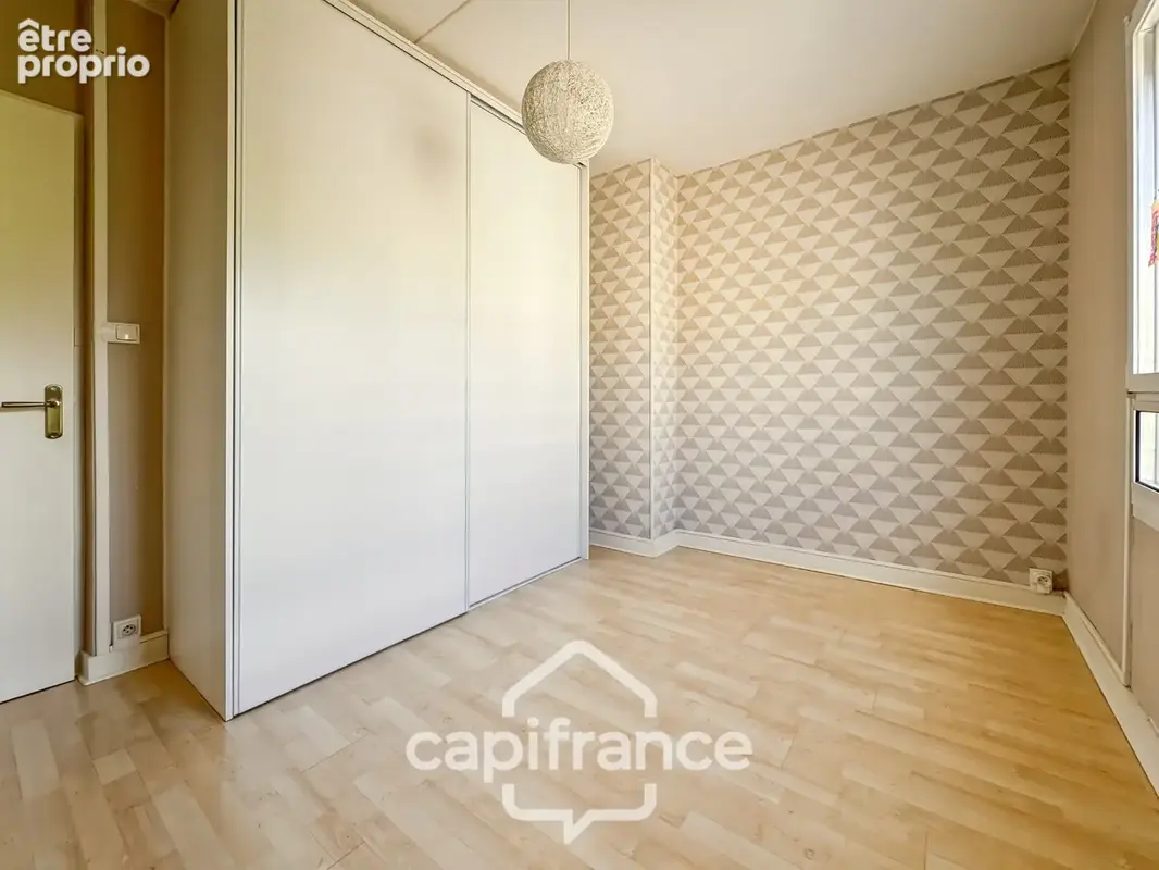 Appartement T4 67 m² – 3 chambres – Balcon – Garage – Cave – Chalon-sur-Saône - photo 5